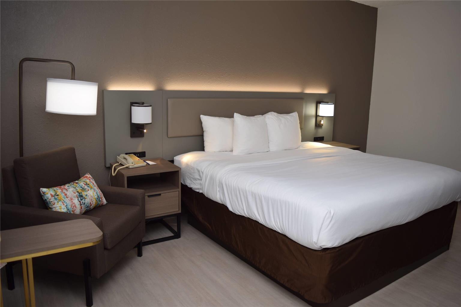 Comfort Inn & Suites Syracuse Carrier Circle - photo 9