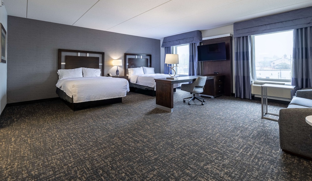 Hampton Inn & Suites Greensboro Coliseum Area - photo 21