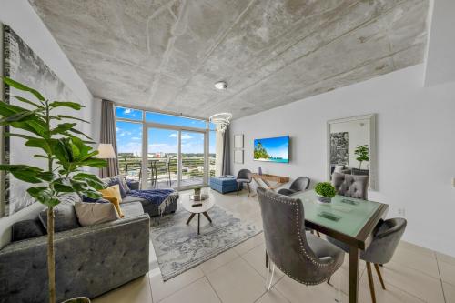 Midblock Midtown Miami High Floor 1B Suite W Spa Pool Gym — 4-Star Luxury Hotel in Miami, United States