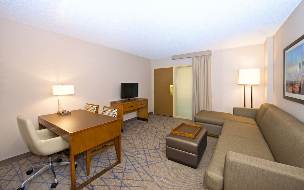 Embassy Suites by Hilton Seattle North Lynnwood - photo 23