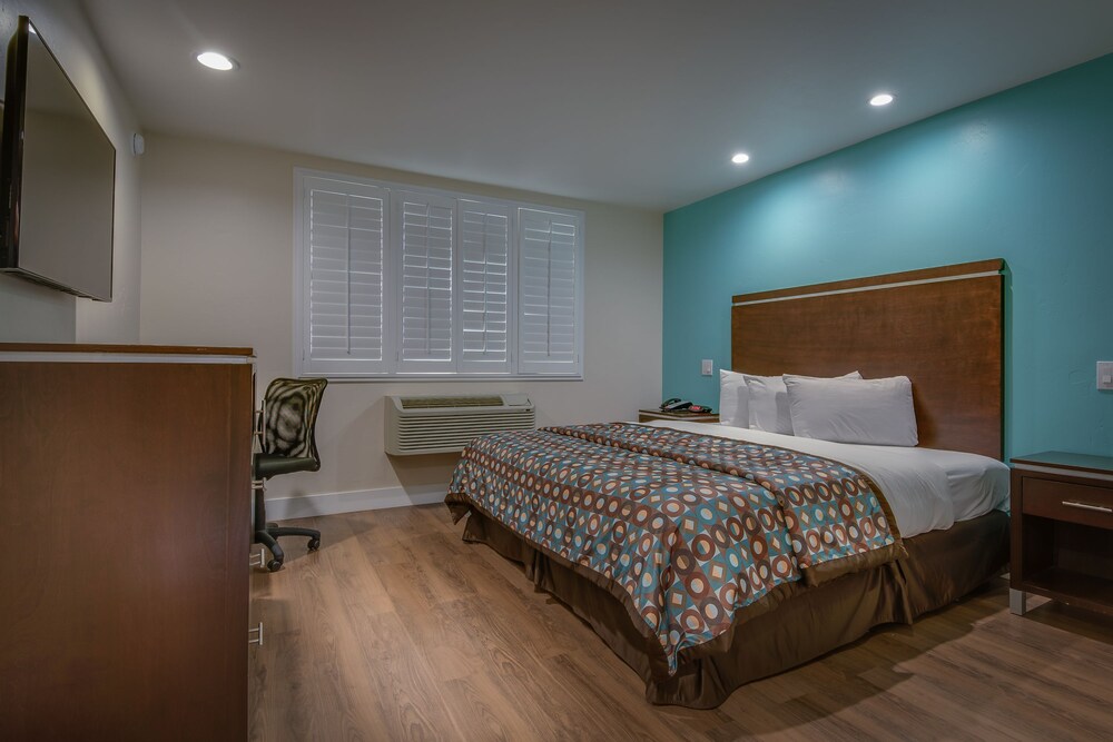 Vagabond Inn Executive Bakersfield Downtowner - photo 5