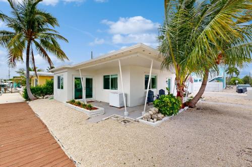 The Hidden Treasure - carbon neutral hotel in Marathon