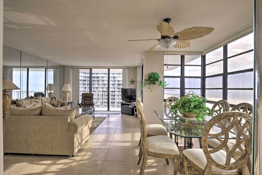 Beachfront Marco Island Resort Condo with Pool - photo 6