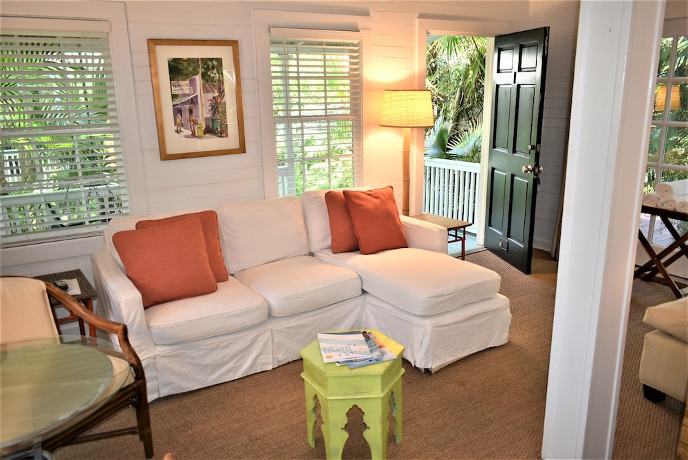Simonton Court Historic Inn & Cottages - photo 179