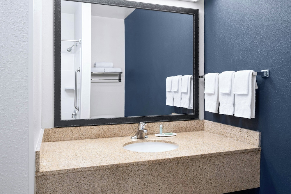 Fairfield Inn & Suites Marianna - photo 25