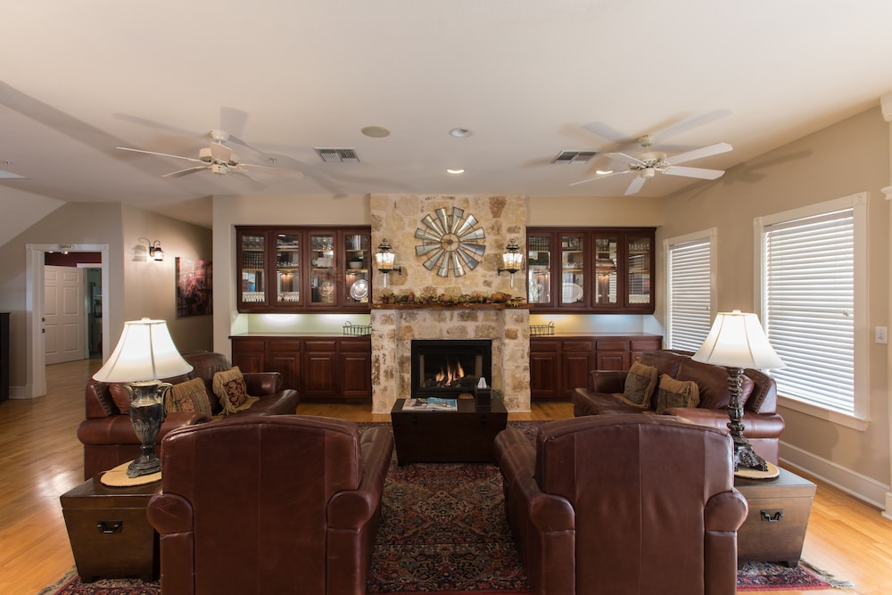 Gruene River Hotel & Retreat - photo 3