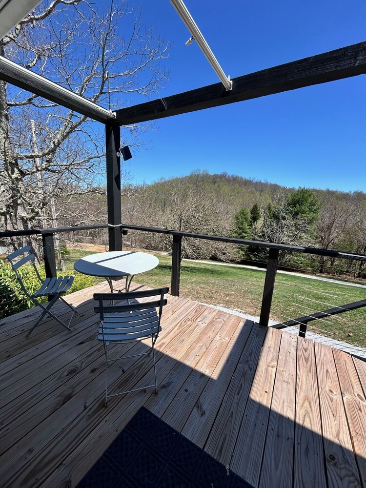 Fire Mountain Inn Cabins & Treehouses - photo 106