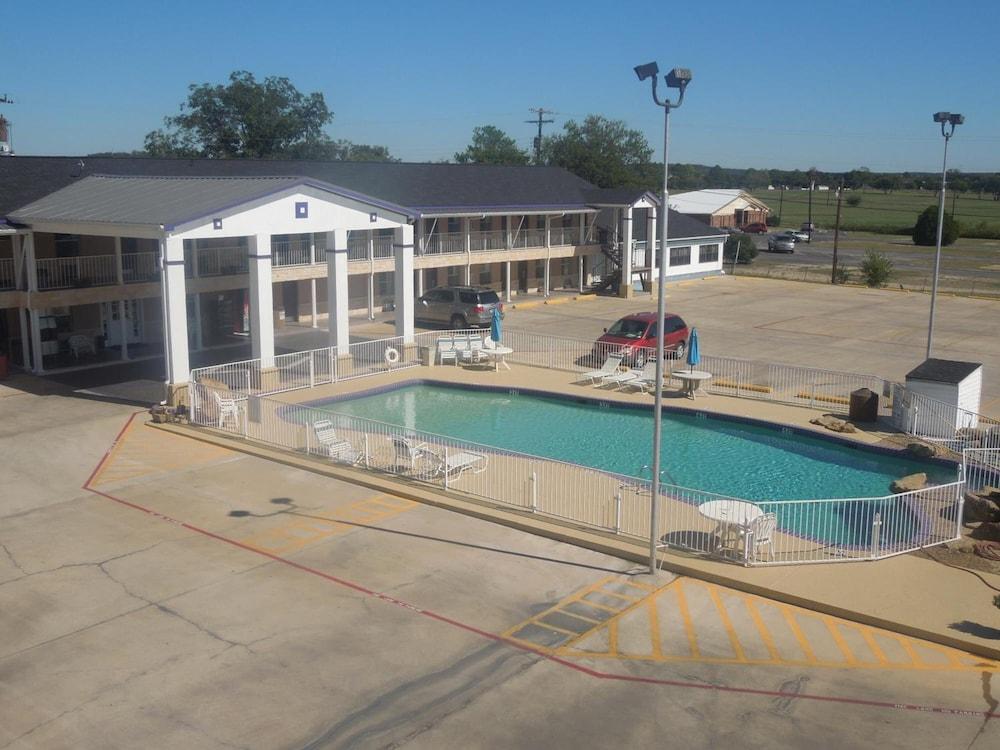 Relax Inn Mineral Wells - photo 6