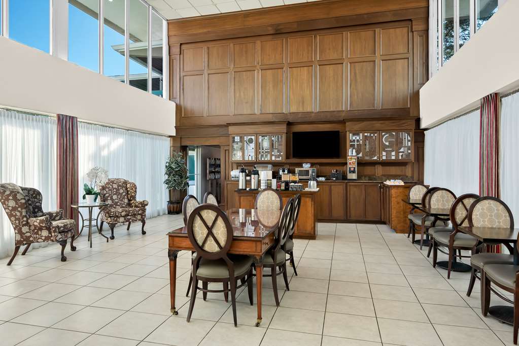 SureStay Plus Hotel by Best Western Brandywine Valley - photo 6