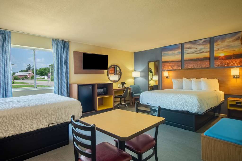Days Inn by Wyndham Evansdale Waterloo - photo 28
