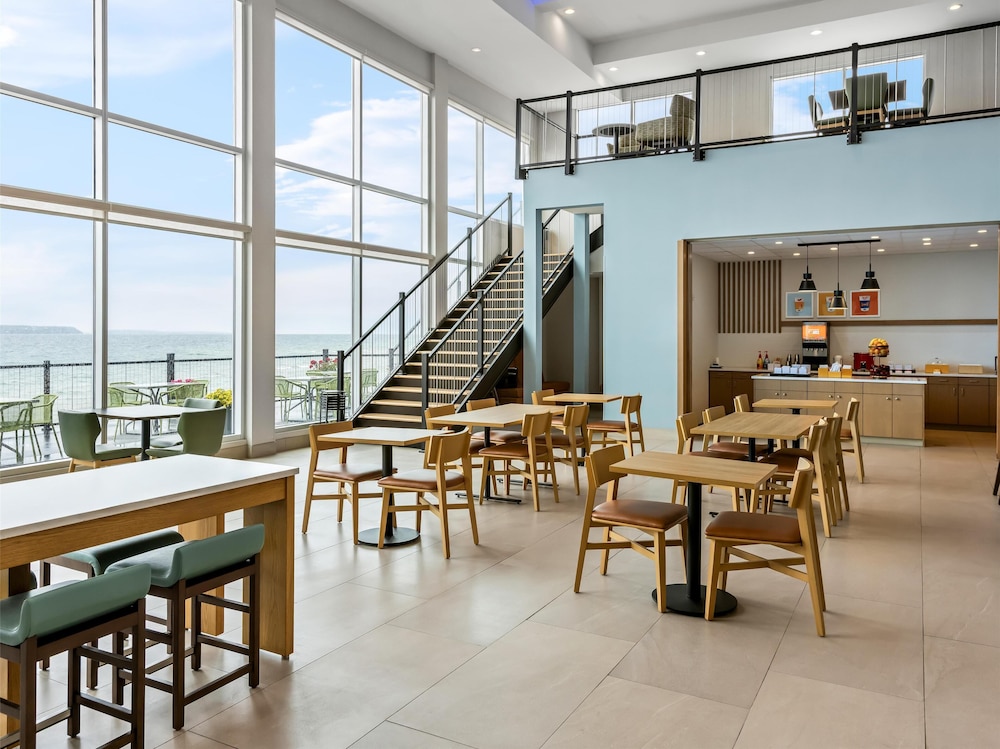Hampton Inn by Hilton St Ignace Lakefront Mackinac - photo 40