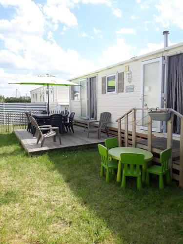 Luxe Vakantiechalet Met Omheinde Tuin Bredene 6pers — Bredene