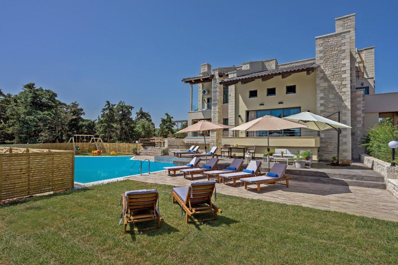 Dreamcatcher Villa Outdoor Indoor Pool hot tub — 4-Star Luxury Hotel in Rethymno, Greece