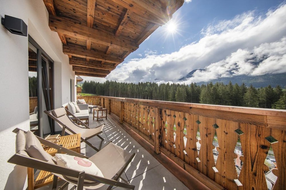 Nationalpark Chalet Edelweissspitze — 4-Star Luxury Hotel in Neukirchen Am Grossvenediger, Austria
