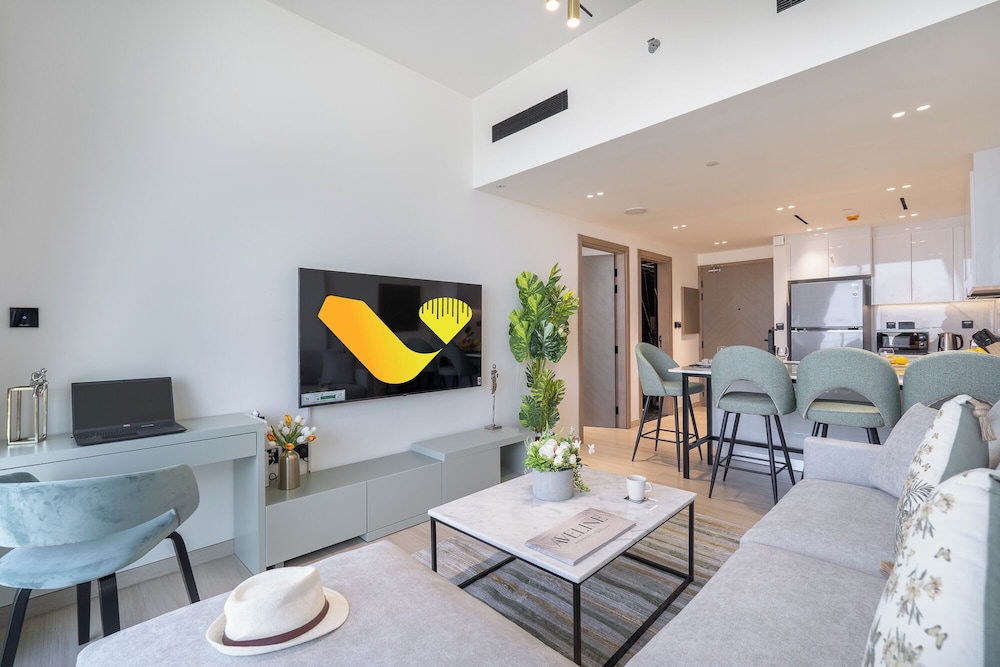 Vogue JVC Binghatti Corner near Circle Mall One Bedroom Apartment with Balcony and City View Access to all Amenities — 4-Star Luxury Hotel in Dubai, United Arab Emirates