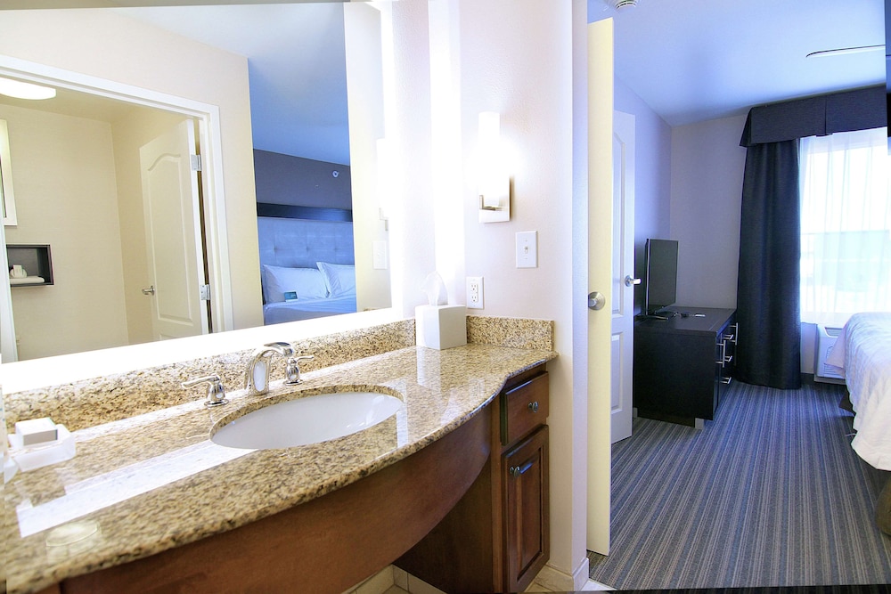 Homewood Suites by Hilton Fargo - photo 24