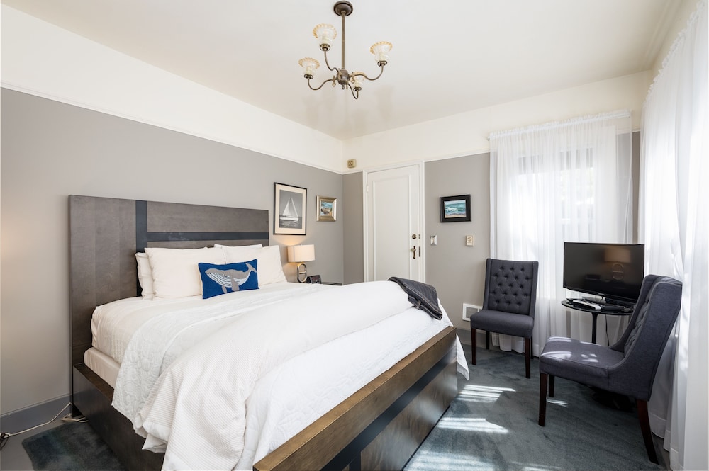 Nantucket Whale Inn - photo 21