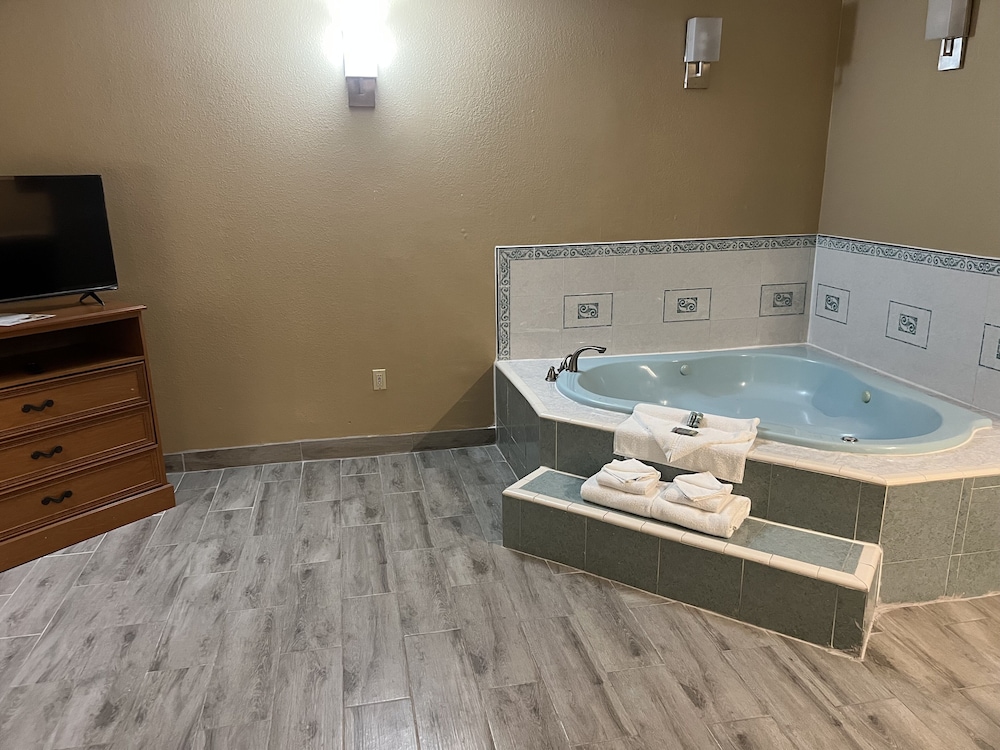 Americas Best Value Inn Pharr - photo 22