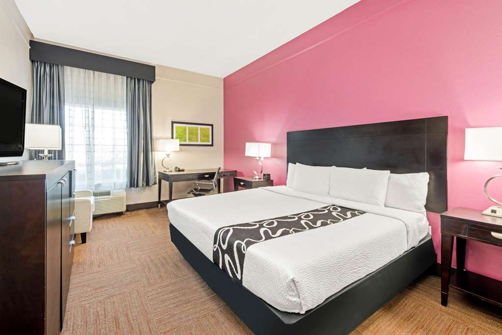 La Quinta Inn & Suites by Wyndham Winnie - photo 13