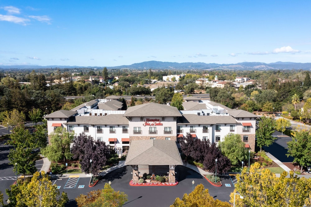 Hampton Inn & Suites Windsor Sonoma Wine Country - photo 51