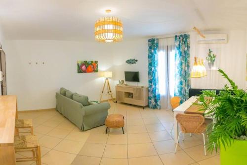 Cozy Beach House — 4-Star Luxury Hotel in Cefalu, Italy