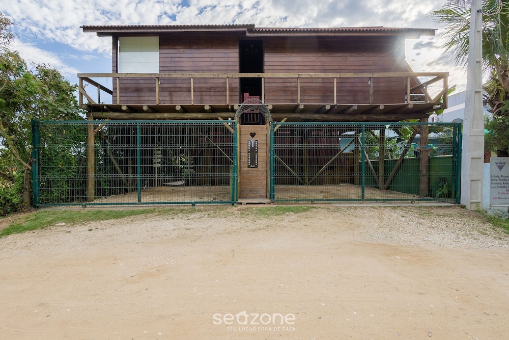Studios completos perto da praia da Armação e do Parque Beto Carrero TRS
