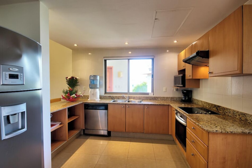 Riviera Maya Suites