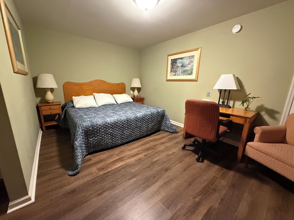 Heidi's Inn - photo 35