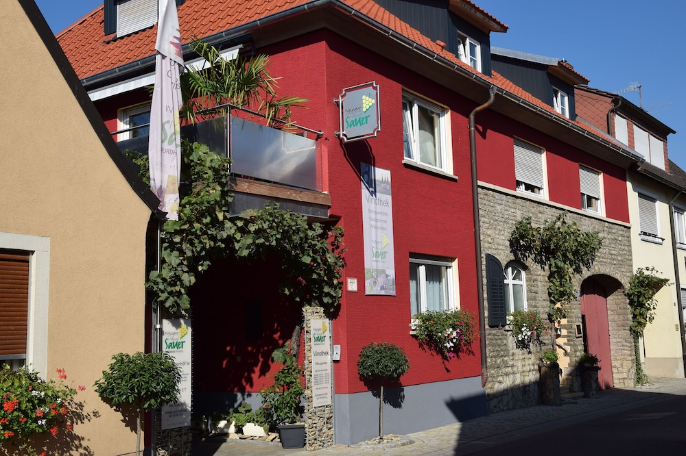 Weingut Manuel Sauer — hotel in Volkach