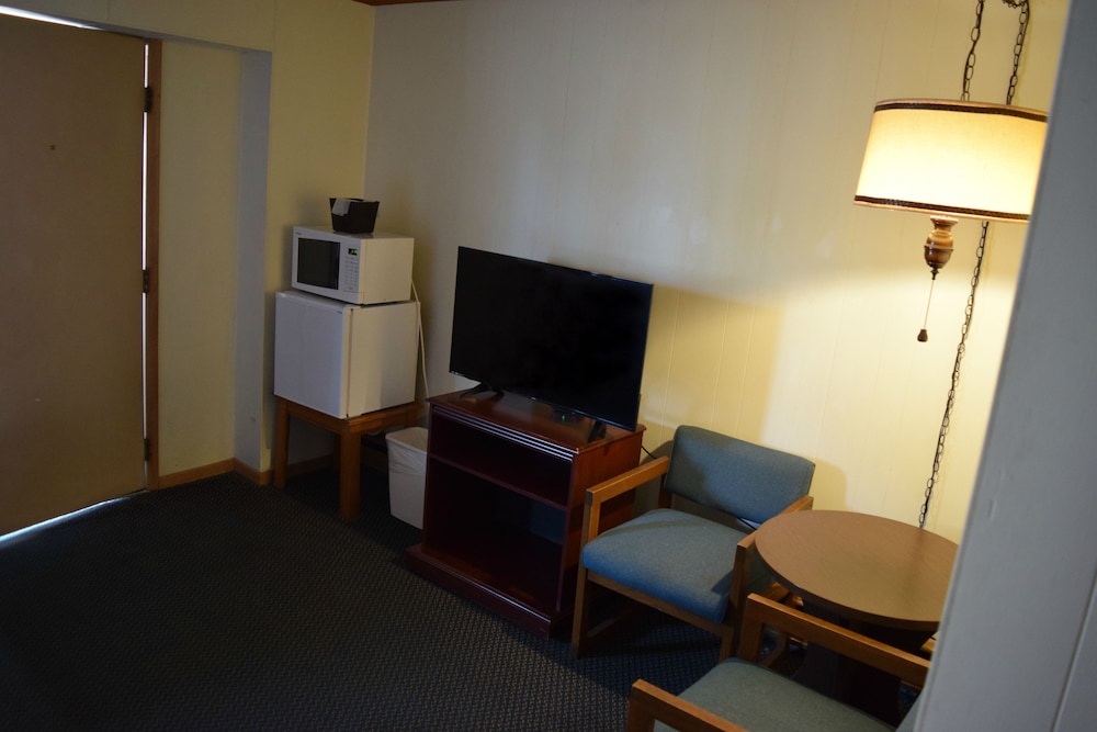Mid City Motel - photo 7
