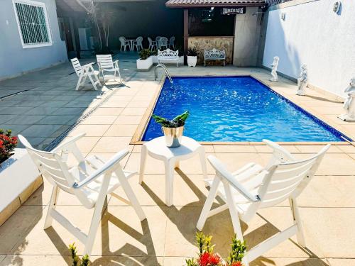 Casarão e piscina localização excelente ROSF91 in Rio Das Ostras, Brasil