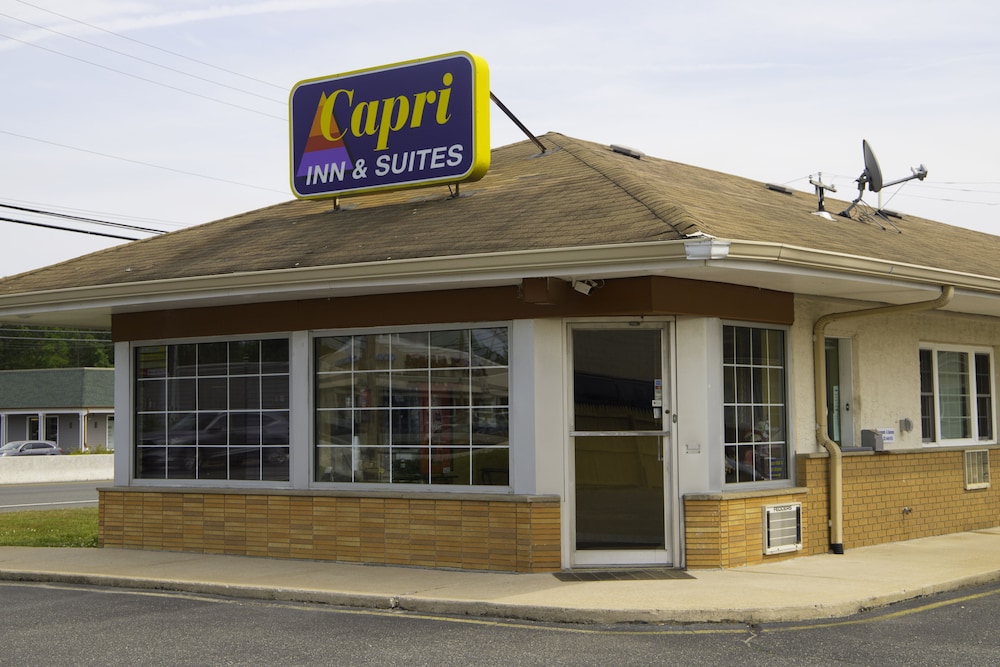 Capri inn and Suites - photo 35
