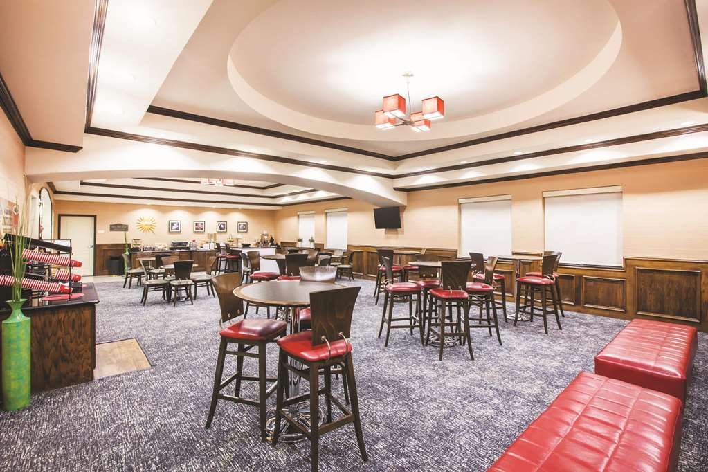 La Quinta Inn & Suites by Wyndham Allen at The Village - photo 4