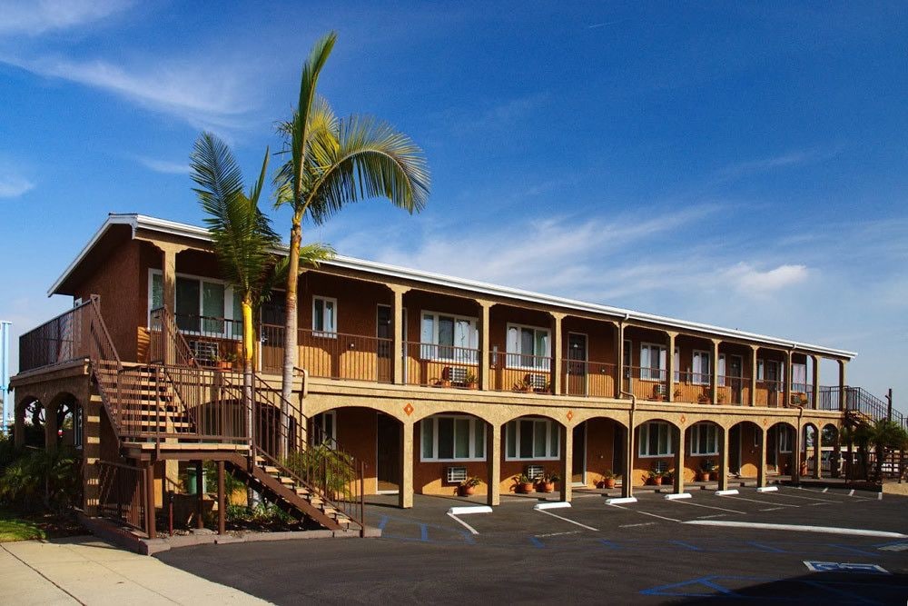 Hi View Inn & Suites - photo 2