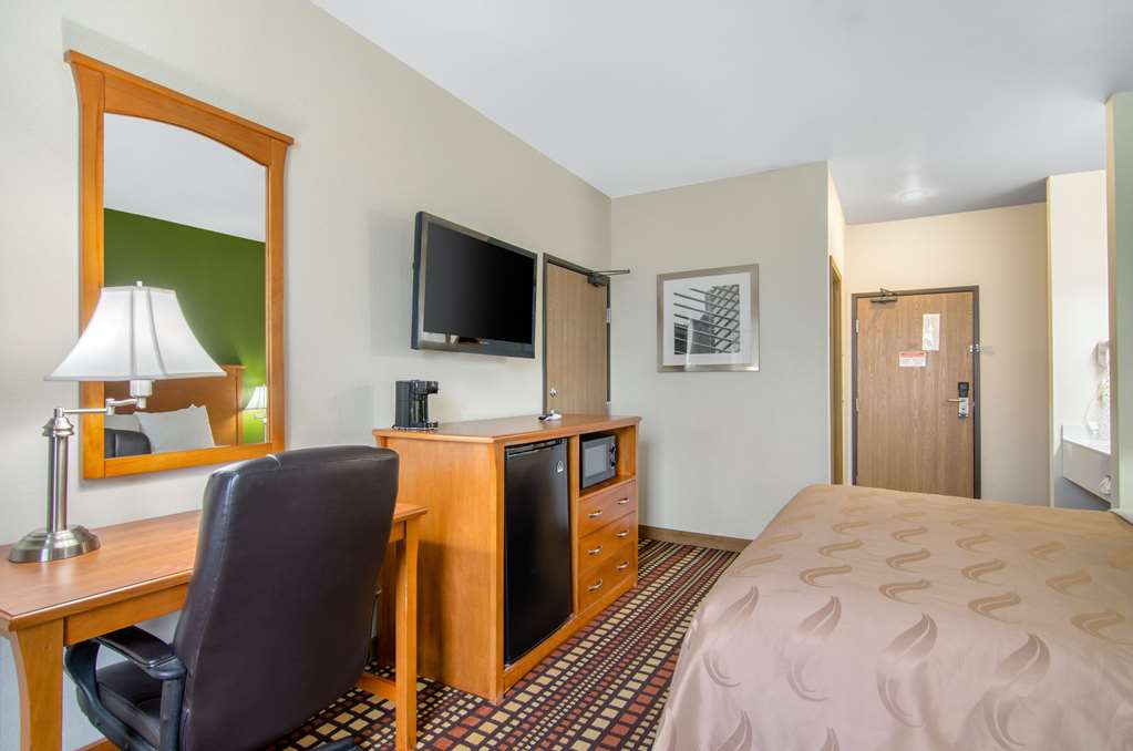 Quality Inn Kearney Liberty - photo 10