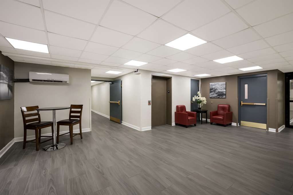 Suburban Studios Milwaukee Airport - photo 9
