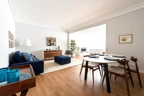 Elegant and bright apartment in Estoril — 4-Star Luxury Hotel in Estoril, Portugal