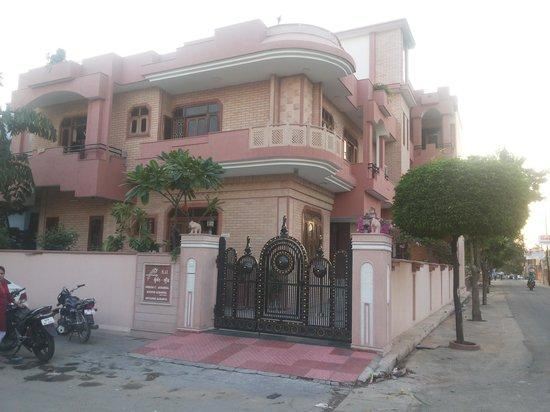 Kriss Residency - carbon neutral hotel in Jaipur