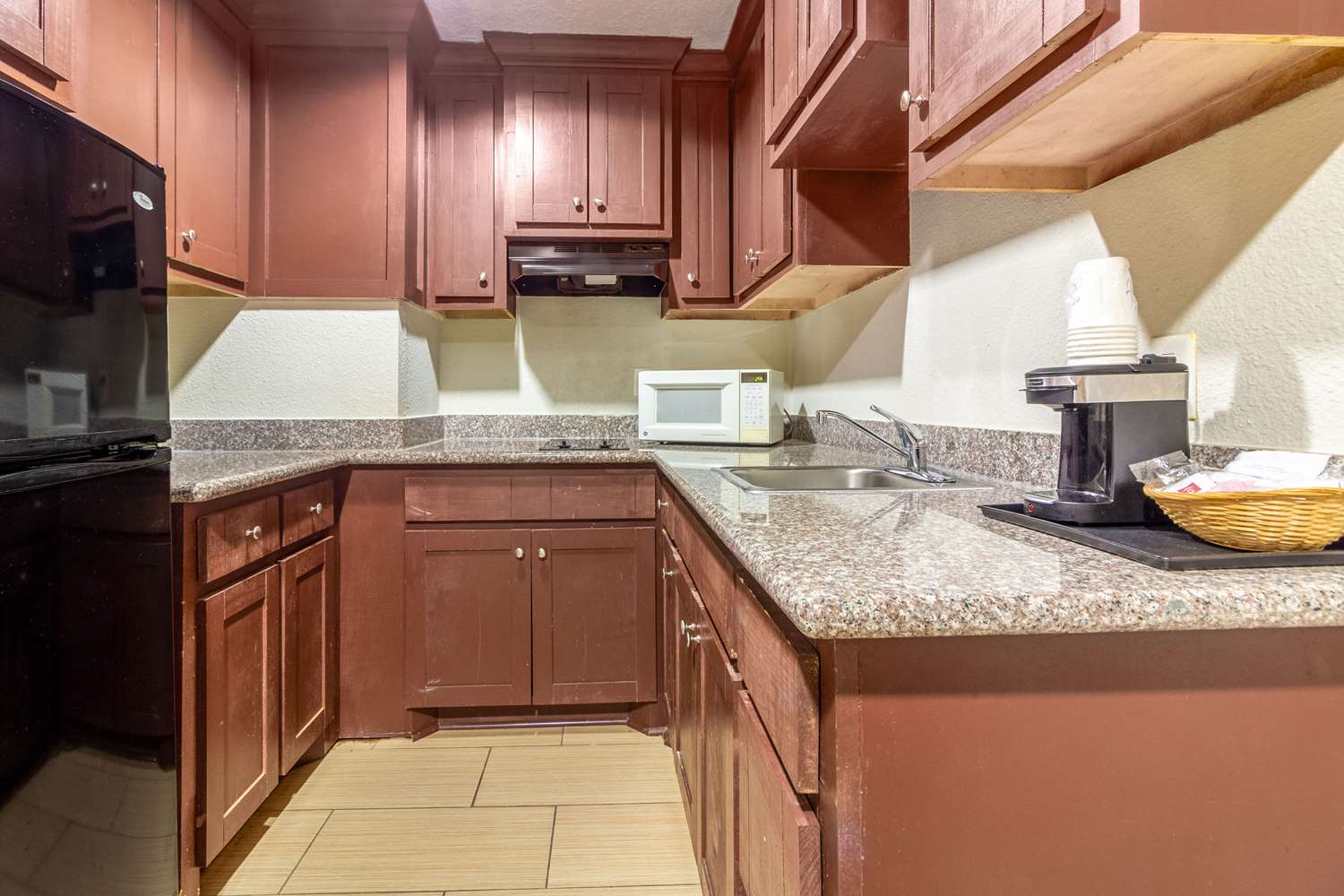 Rodeway Inn & Suites Houston near Medical Center - photo 26
