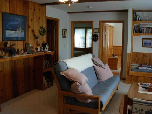 Alaska Chalet Bed & Breakfast - photo 2