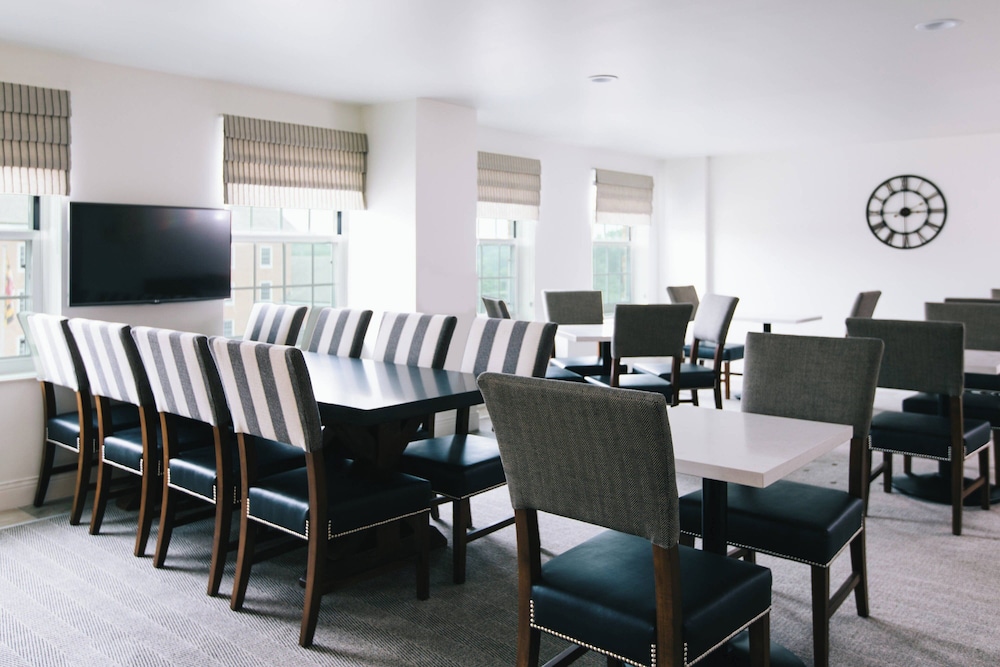 College Park Marriott Hotel & Conference Center - photo 36
