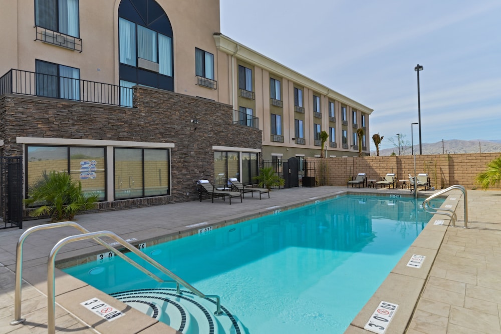 Holiday Inn Express & Suites Indio Coachella Valley by IHG - photo 44