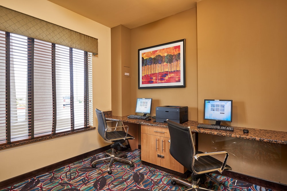 Holiday Inn Express & Suites El Paso Airport Area by IHG - photo 17
