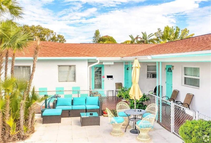 Sun Island Motel - photo 12