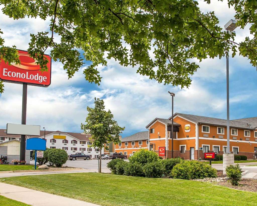 Econo Lodge Cedar Rapids - photo 4