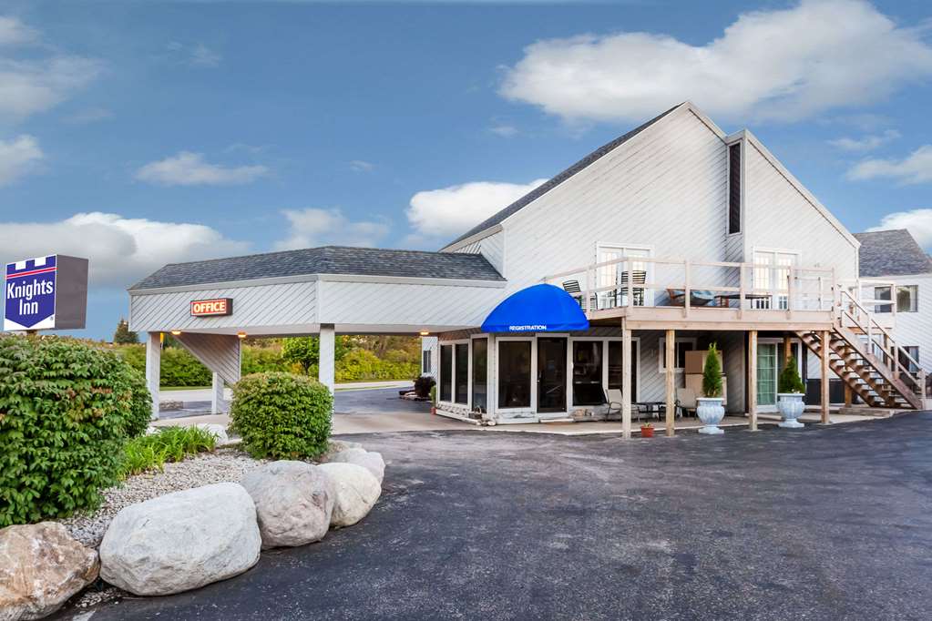 Knights Inn Mackinaw City - featured photo
