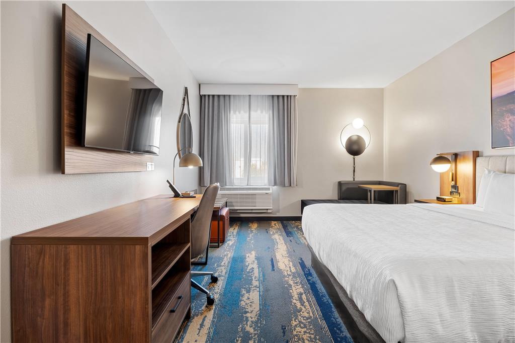 La Quinta Inn & Suites by Wyndham La Habra - photo 50