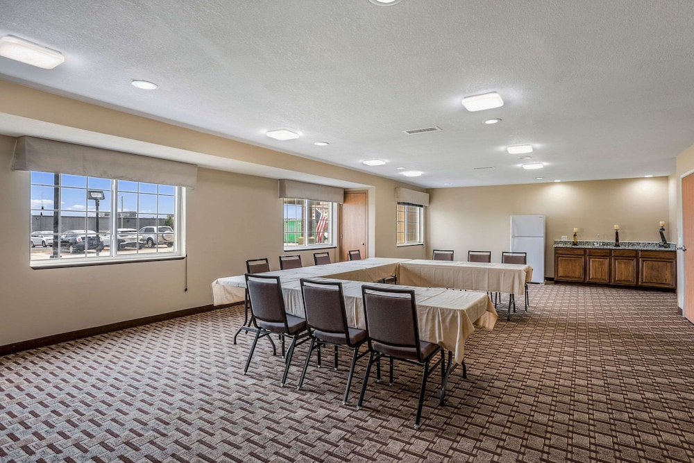 MainStay Suites Cedar Rapids North Marion - photo 60