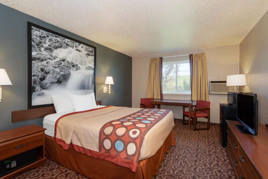 Super 8 by Wyndham Gillette - photo 12