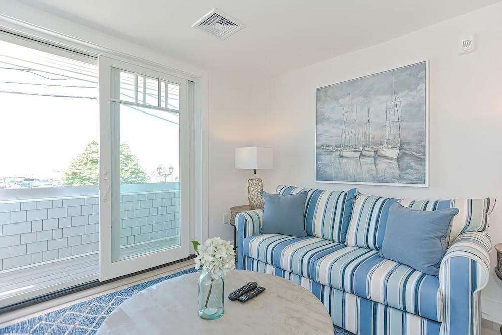 Harbourtown Suites - photo 49
